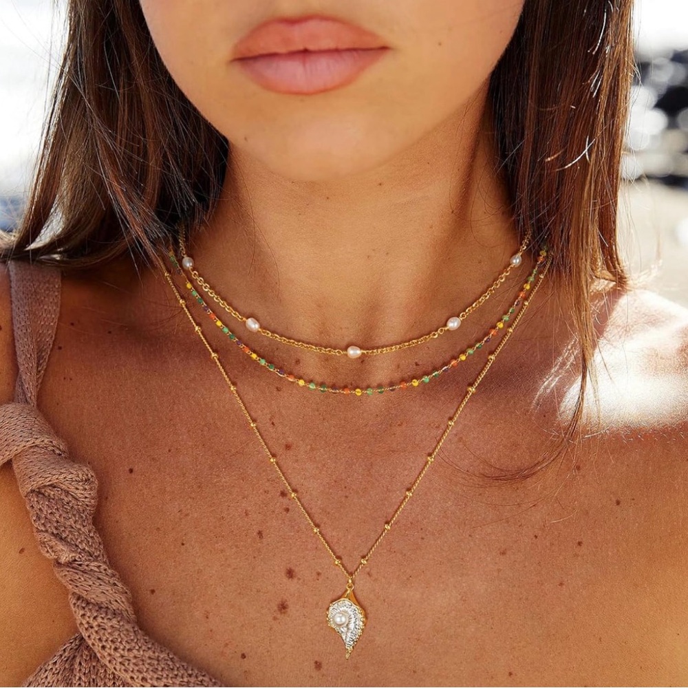 Anthro Conch Shell Necklace - Picture 2 of 4